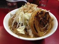 「小ラーメン豚入（850円）+巻チャ~（150円）ヤサイアブラ」@蓮爾 登戸店の写真