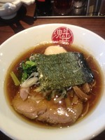 「魁花味玉ラーメン850円、白ライス100」@天然魳煮干だしらーめん創房 魁花の写真