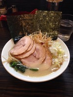 「塩豚骨ラーメン」@横浜家系ラーメン まこ家の写真