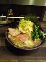 「キャベツともやしラーメン大盛(900円)バリカタ,油多目」@神田ラーメン わいず 神田本店の写真