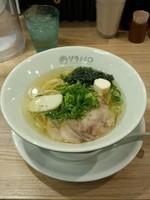 「塩煮干ソバ」@ソラノイロ salt & mushroomの写真