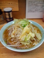 「野菜豚骨ラーメン 固め 油多め 750円」@横浜家系ラーメン 大原家の写真