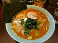 「ラーメン中盛　750円　麵硬め　味少し濃い目」@横浜家系らーめん いずみ家の写真