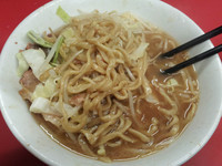 「小豚＋ニンニクヤサイ」@ラーメン二郎 桜台駅前店の写真