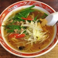 「辛口ラーメン」@餃子と麺 いせのじょう 菊水本店の写真