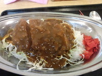「キャベツのせカツカレー460円」@はってん食堂の写真