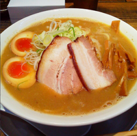 「こく煮干し+味玉」@長尾中華そば 東京池袋店の写真