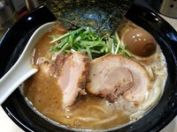 「【夜10食限定】赤味噌らーめん￥830＋替え玉￥100」@麺屋 扇 SENの写真