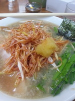 「ニンニク、ニラ、ネギ入りらーめん」@本格的豚骨そば まりぼの写真