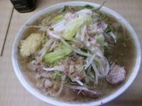 「小ラーメン　ニンニクアブラ　650円」@ラーメン二郎 京成大久保店の写真