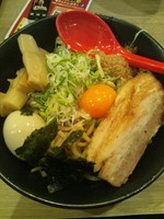 「まぜそば（全部のせ）」@ラーメン銀次郎 本店の写真