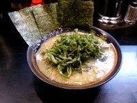 「ラーメン+茎ワカメ ￥750」@家系ラーメン 鶴見 幸家の写真