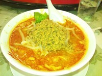 「担担麺９５０円」@赤坂飯店 パレスサイドビル店の写真