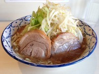 「らーめん（680円）+大盛（50円）麺・ヤサイ・アブラマシ」@らーめん 陸 尾山台店の写真