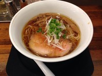 「醤油らーめん」@自家製麺ばくばくの写真