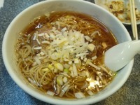 「ラーメン４９０円」@天鴻餃子房 神保町二丁目店の写真