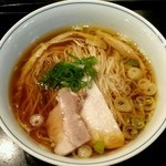 「２号らぁめん　８００円」@ラァメン家 69’N’ ROLL ONE 赤坂本店の写真