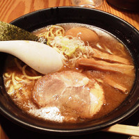 「節骨らーめん+味玉」@節骨麺たいぞう 池袋東口店の写真