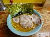 「チャーシュー麵中盛　麵硬め　900円」@まこと家の写真