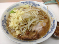 「ラーメン¥700(小200g、白の洗濯ばさみ)」@ラーメン荘 歴史を刻め 新栄の写真
