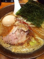 「濃厚味噌らーめん味玉入り」@もんなか 〇心厨房の写真