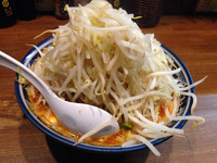 「猛虎ラーメン榎本+ヤサイ増し」@ラーメンアキラの写真