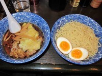 「肉ワンタンつけ麺580円＋麺中盛50円＋味玉80円」@肉厚わんたん麺と手作り焼売 ら麺亭 浅草支店の写真