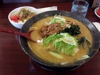 「みそラーメン＋豚トロチャーシュー丼」@満天屋 白岡店の写真