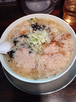 「中華そば➕中盛➕麺硬め➕鬼脂」@らーめん潤 亀戸店の写真