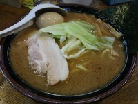 「豚骨魚介らあめん（中）　＋味玉：クーポン券」@豚骨魚介らあめん 金八の写真