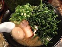 「ラーメン（中）「ほうれん草増」「半熟卵（クーポン）」@横浜家系ラーメン 石川家 大宮店の写真