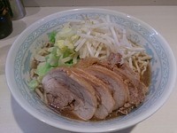 「豚増しらーめん」@らーめん 陸 尾山台店の写真