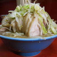 「ぶたダブル大ラーメン 850円（ヤサイマシマシ）」@ラーメン二郎 三田本店の写真