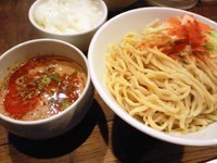 「辛海老つけ麺（大）￥780＋ごはん￥100」@新宿 モモンガの写真