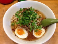 「醤油＋味玉」@麺屋 Hulu-luの写真