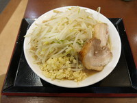「特製ラーメン（野菜増し・ニンニク）：920円」@ジャンクガレッジ イオンレイクタウンmori店の写真
