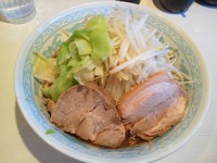 「小らーめん680円　野菜増し脂少なめ」@らーめん 陸 尾山台店の写真