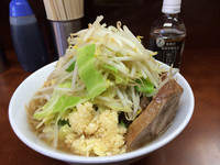 「小ラーメン650円＋ヤサイ＋ニンニクマシマシ」@ラーメン二郎 めじろ台法政大学前店の写真