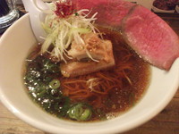 「極豚炙りホホ肉蕎麦（醤油）」@東京ましこ亭の写真