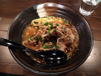 「肉辛ラーメン」@麺や すする まる弐の写真
