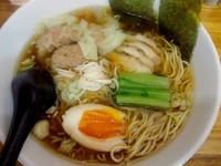 「魚香る醤油らーめん700円＋手作りワンタン200円」@麺屋 図南の写真