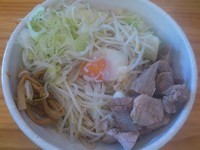 「あぶら麺＋焼豚＋野菜増し＋ねぎ＋温玉（サービス）＝￥780」@つけ麺二代目いさおの写真