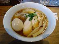 「『チャーシュー醤油+味付玉子(￥900+100)』」@ラーメン屋 トイ・ボックスの写真