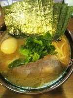 「ラーメン（味玉トッピング）」@横浜家系 侍の写真