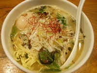 「Theオイスターズ（大盛り）＋半熟味付け玉子」@鶏の穴の写真