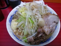 「ラーメン（中）ヤサイニンニクアブラ　700円」@モッコリ豚の写真