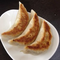 「餃子（3ヶ）280円」@丸徳ラーメンの写真
