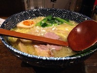 「塩白湯麺（大盛り）」@麺屋 なごみの写真