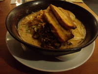 「三士ラーメン固め820円」@麺屋 三士 横浜ベイクォータ店の写真