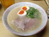 「ラーメン かため＋味玉」@長浜ナンバーワン 祇園店の写真